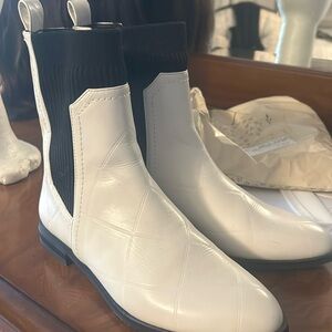 Beautiful white checked booties